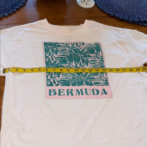 Summer Sale: Modern Lux White Tee with Green and Pink Bermuda Design - Picture 4 of 6
